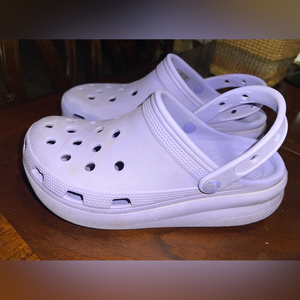 CROCS Classic size J 6 GOOD